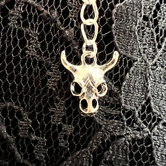 Steer Skull Spooky Necklace with a paranormal vibe - Picture 5 of 10